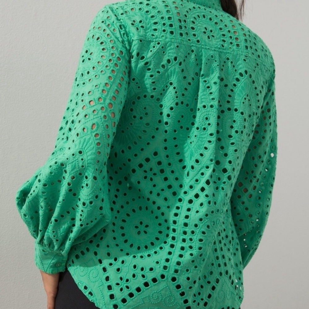 Chico’s eyelet billow sleeve shirt, green, size 8, 19” pit to pit  (B4) - Picture 2 of 7